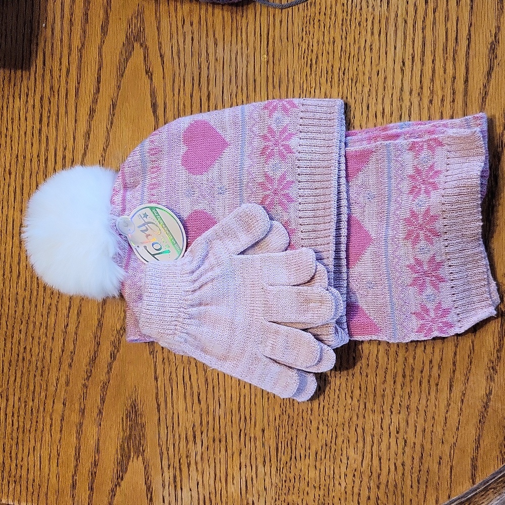 Toby and me 3 pc set, scarf, hat and gloves